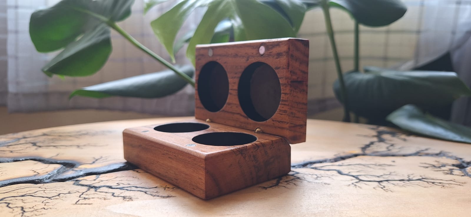 Dual ring box with engraved timber base